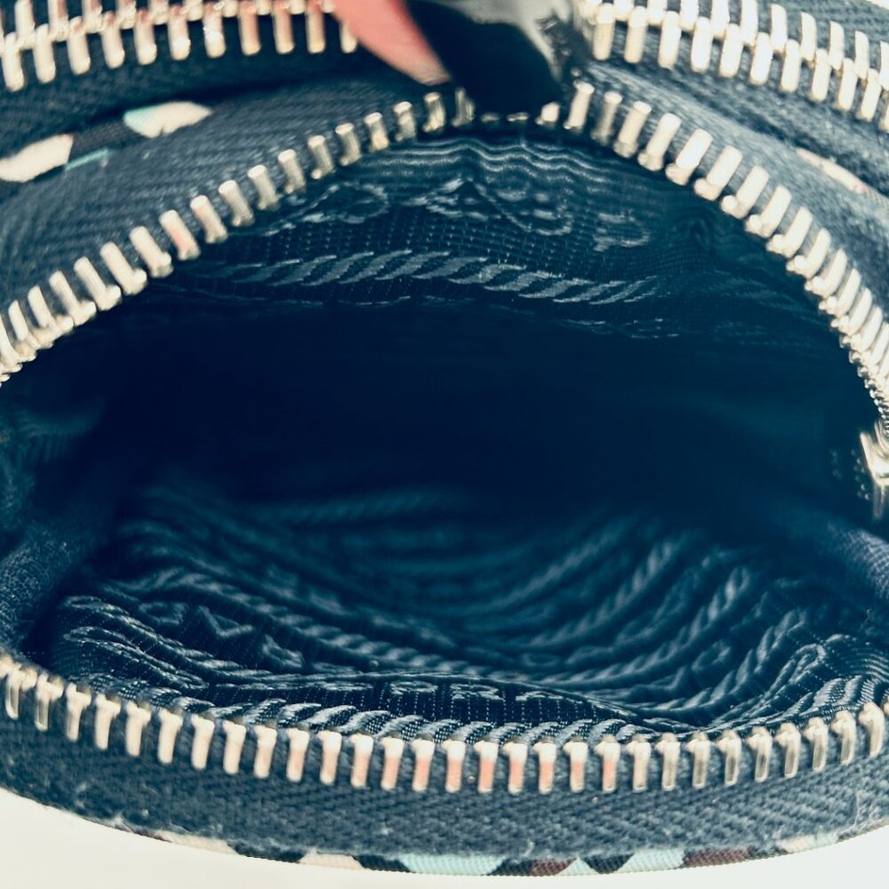 FINAL DROP!  Prada Phone CC Holder Crossbody Mini Bag - Picture 7 of 15